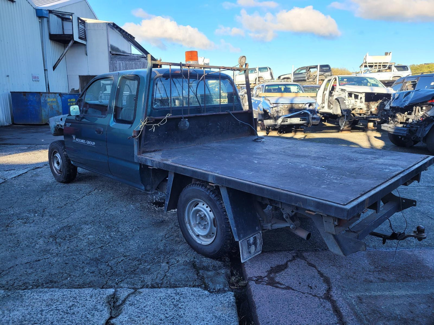 Now Wrecking: 2000 Hilux - A570T