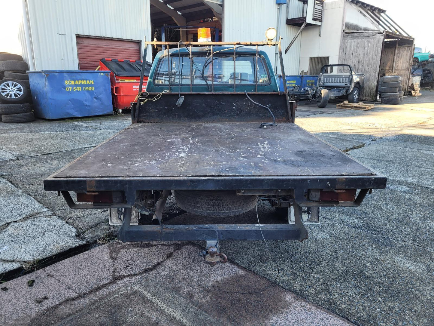 Now Wrecking: 2000 Hilux - A570T