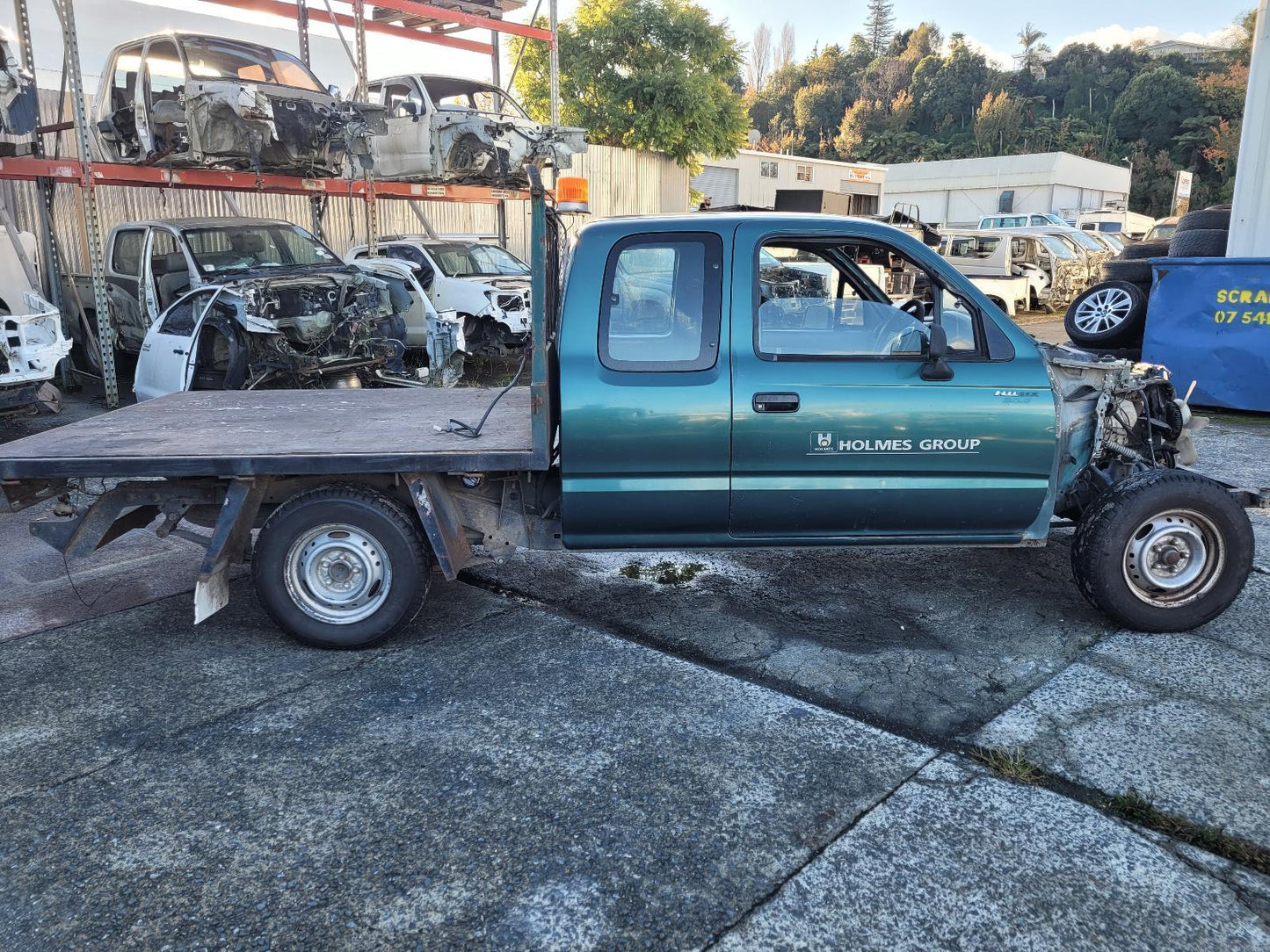 Now Wrecking: 2000 Hilux - A570T