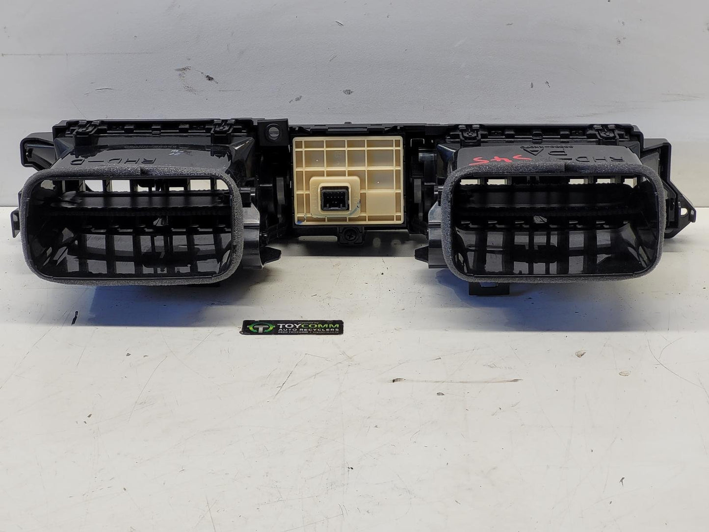 Jun 2015 to Current - Toyota Hilux - Clock