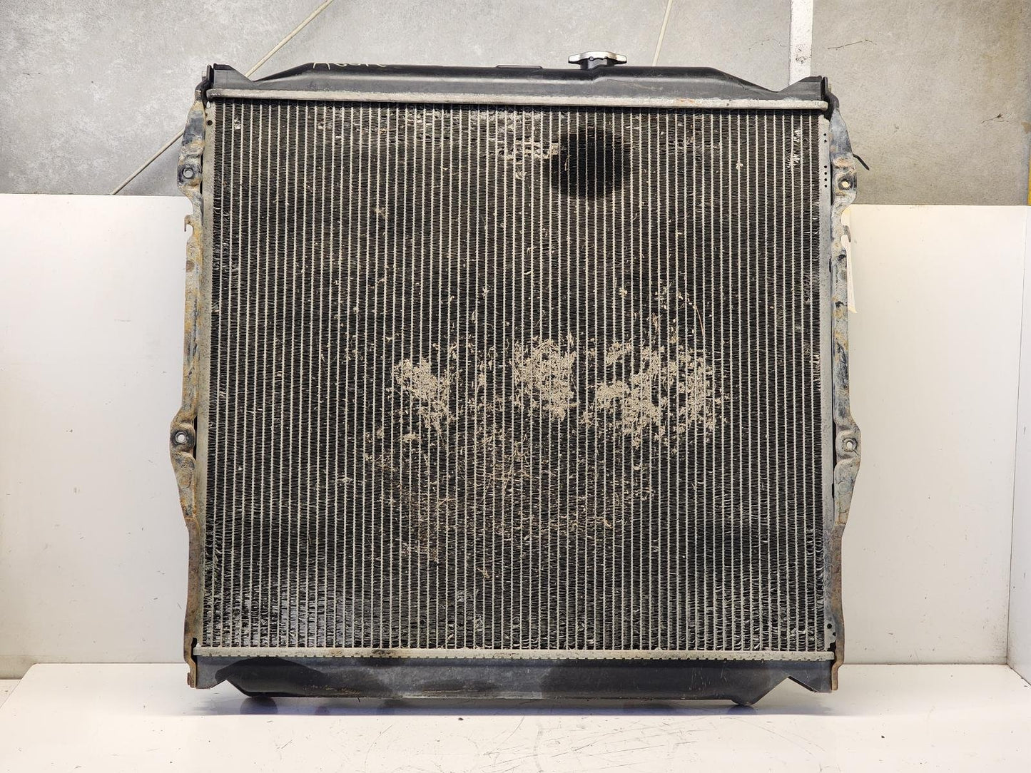 Apr 1990 to Jun 1996 - Toyota Land Cruiser Prado 70 Series Diesel 3.0L Engine Code 1KZ-TE Automatic - Radiator