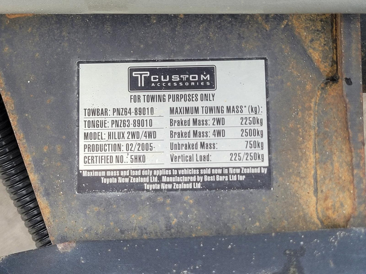 Mar 2005 to Aug 2015- Toyota Hilux 4WD- Towbar- Rear Bar Lower Step Type