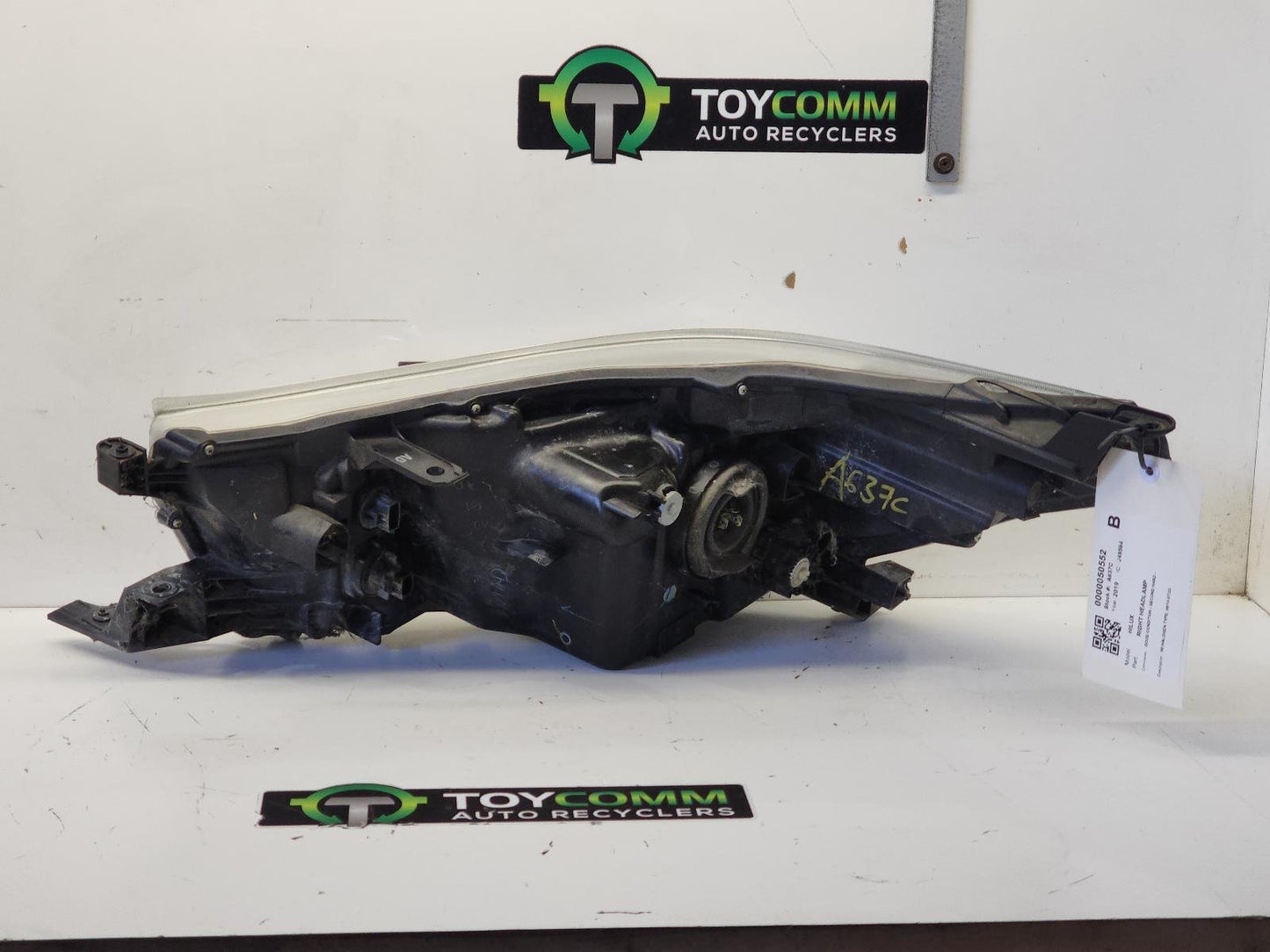 Toyota Hilux - GUN12# - Right Headlight - W/ Halogen Type - 2015-2020