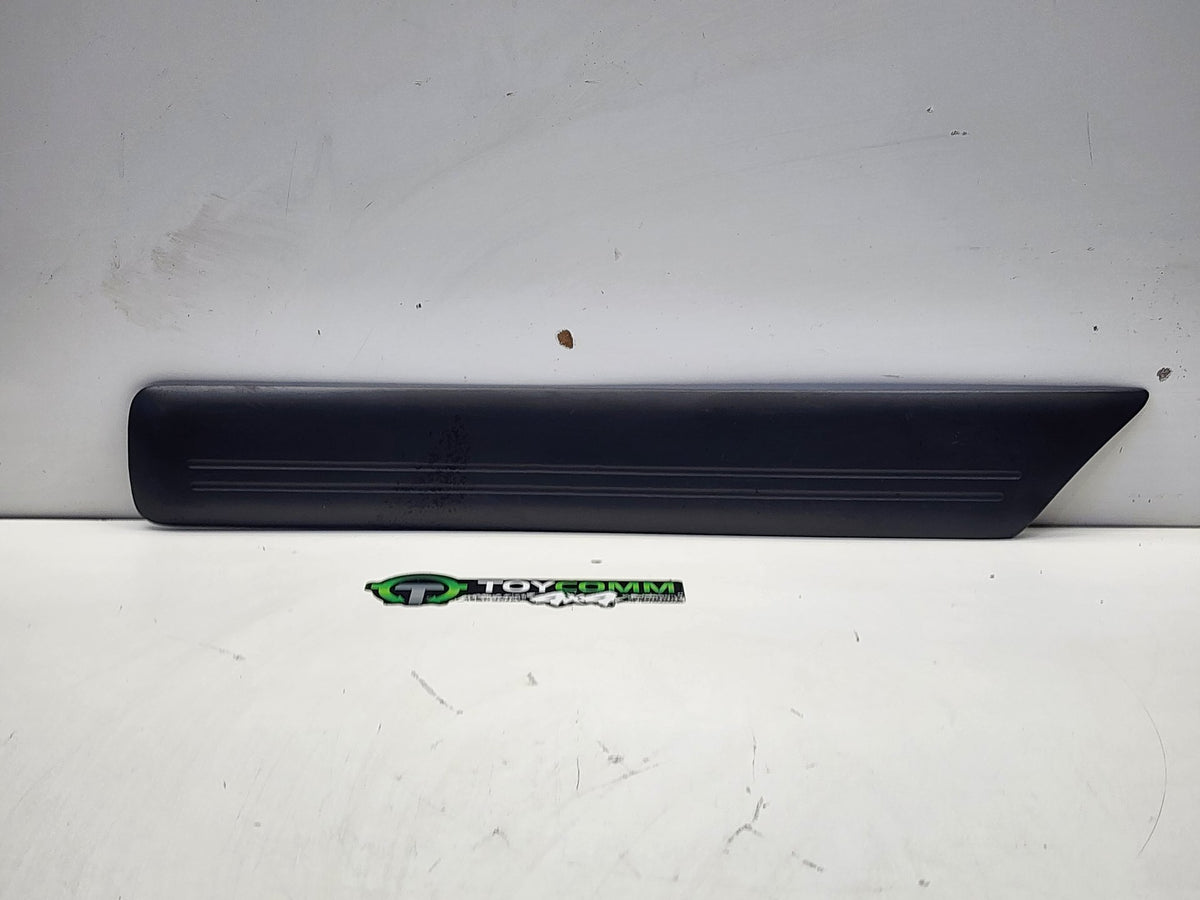 1998-2007 Toyota Land Cruiser J100 (98-07) - Body/Door Mould - 75652-60180