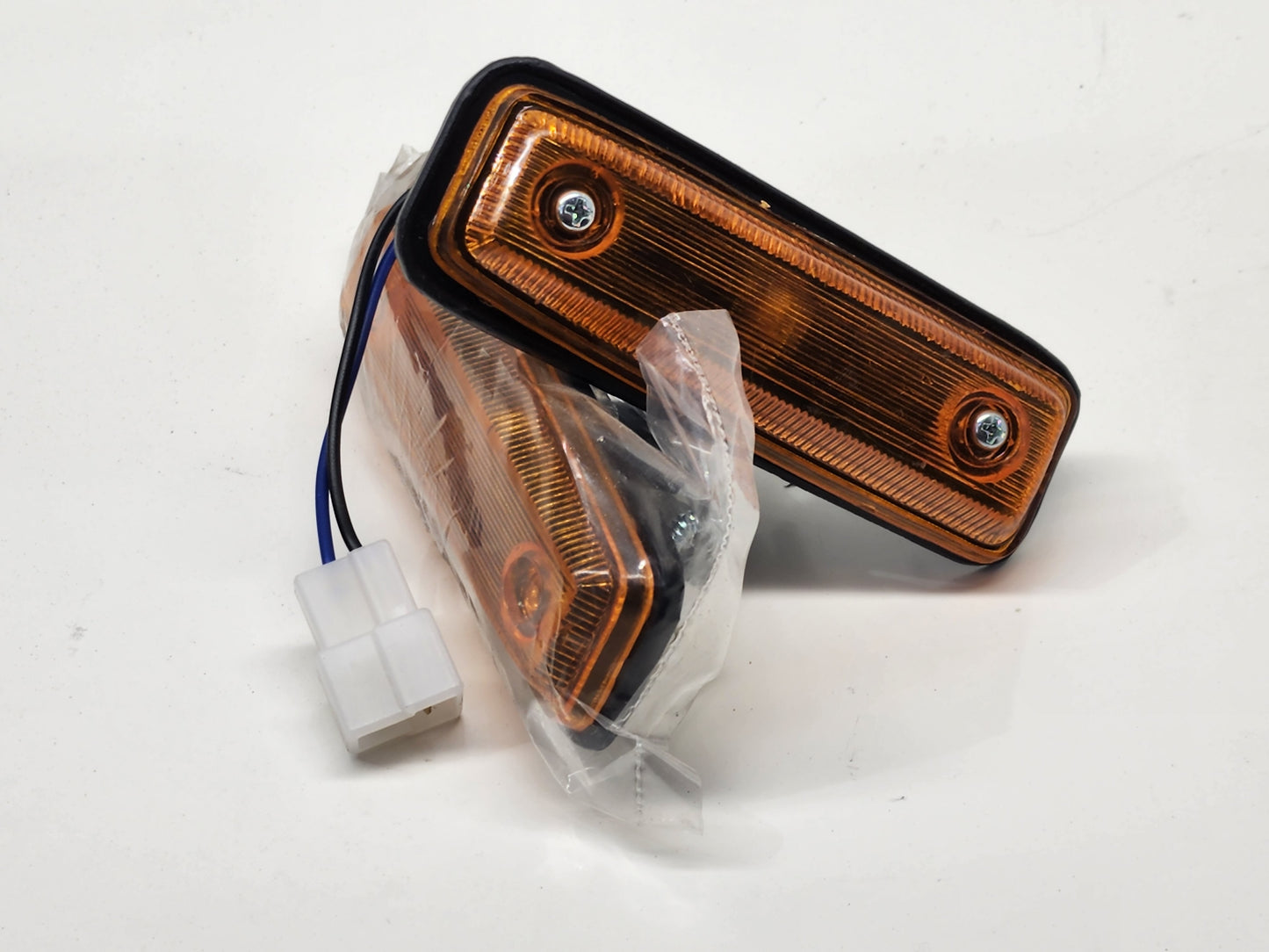 60 Series Landcruiser Side Indicator Lights - Aftermarket (Pair)