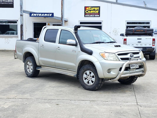 Now Wrecking: 2006 Toyota Hilux - Wreck Number: T102C