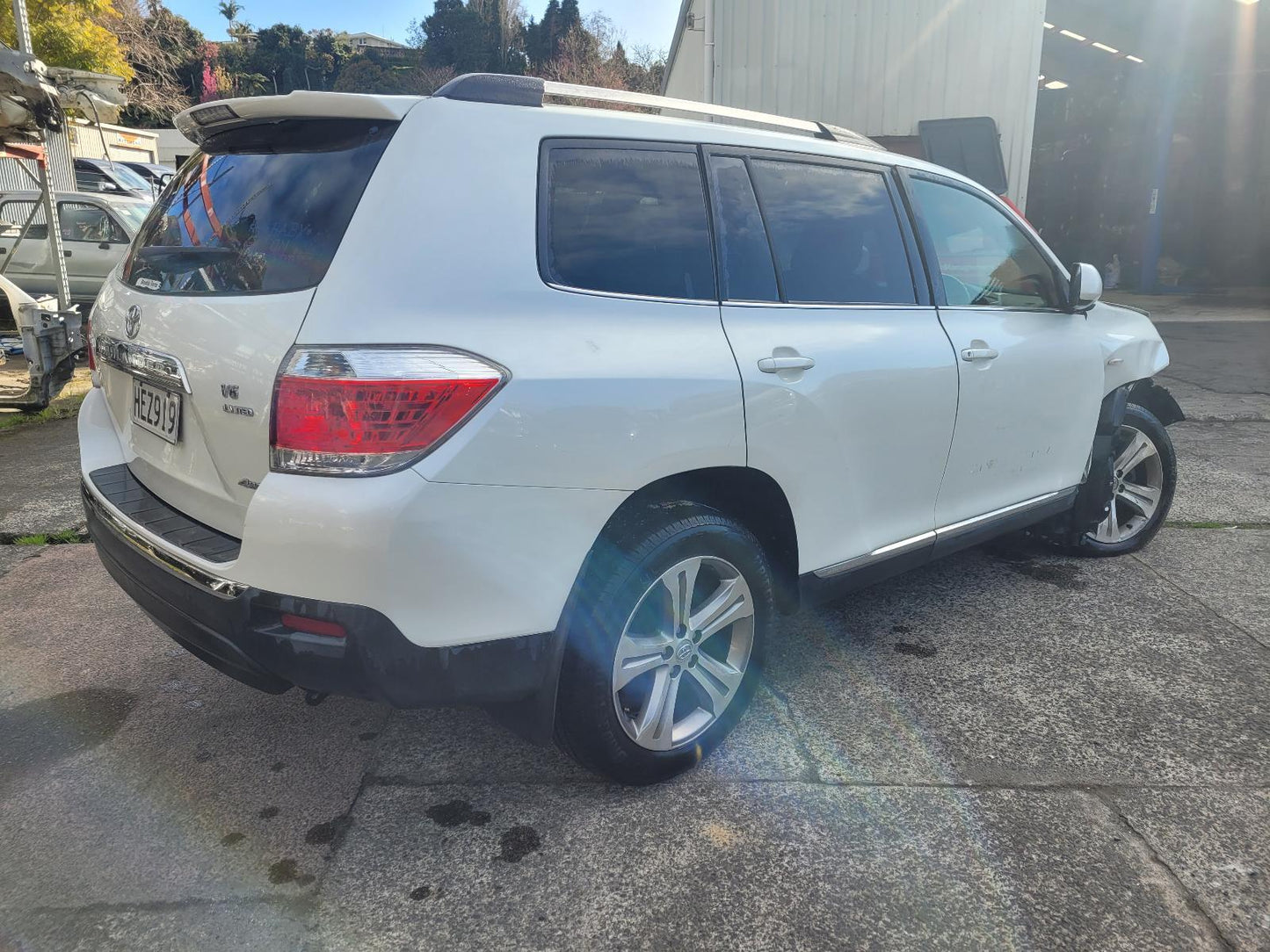 Now Wrecking: 2014 Toyota Highlander / Kluger- A525T