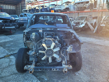 Now Wrecking: 2000 Hilux - A570T