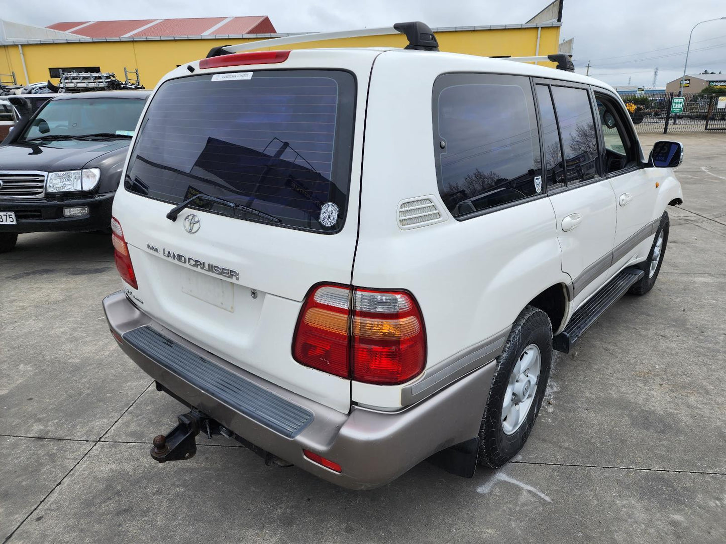 Now Wrecking: 2002 Toyota Land Cruiser J100 - A530C