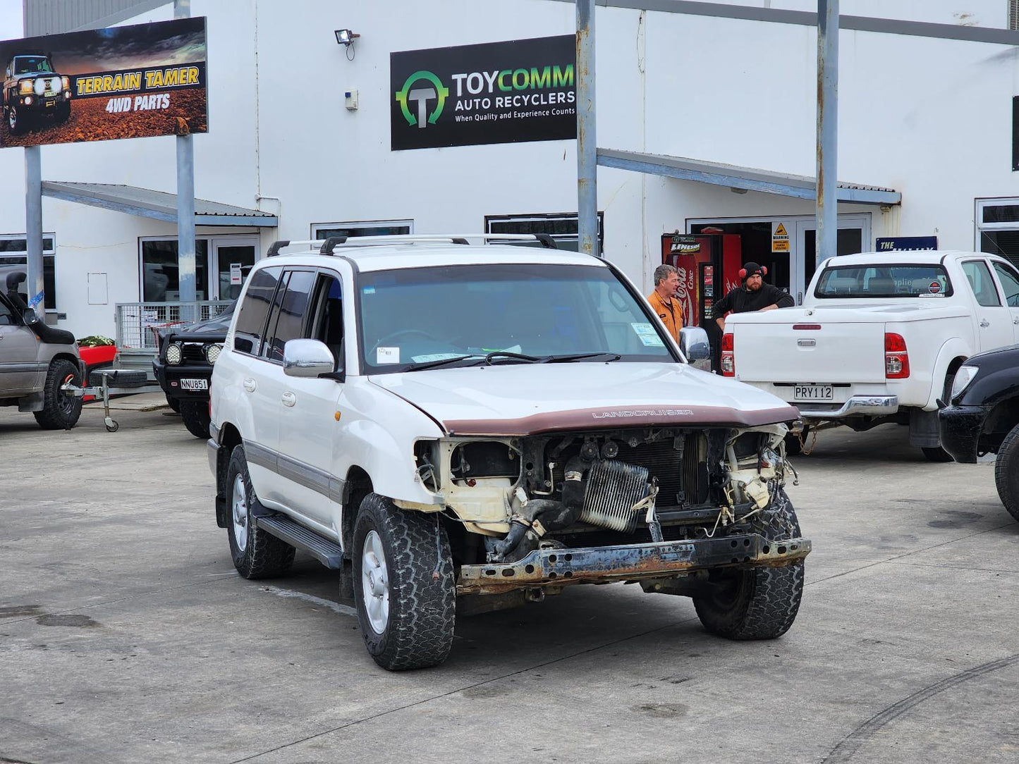 Now Wrecking: 2002 Toyota Land Cruiser J100 - A530C