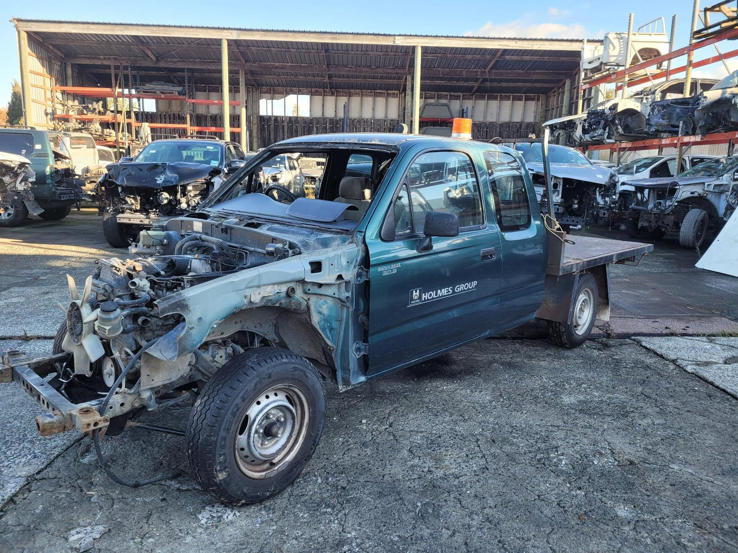 Now Wrecking: 2000 Hilux - A570T