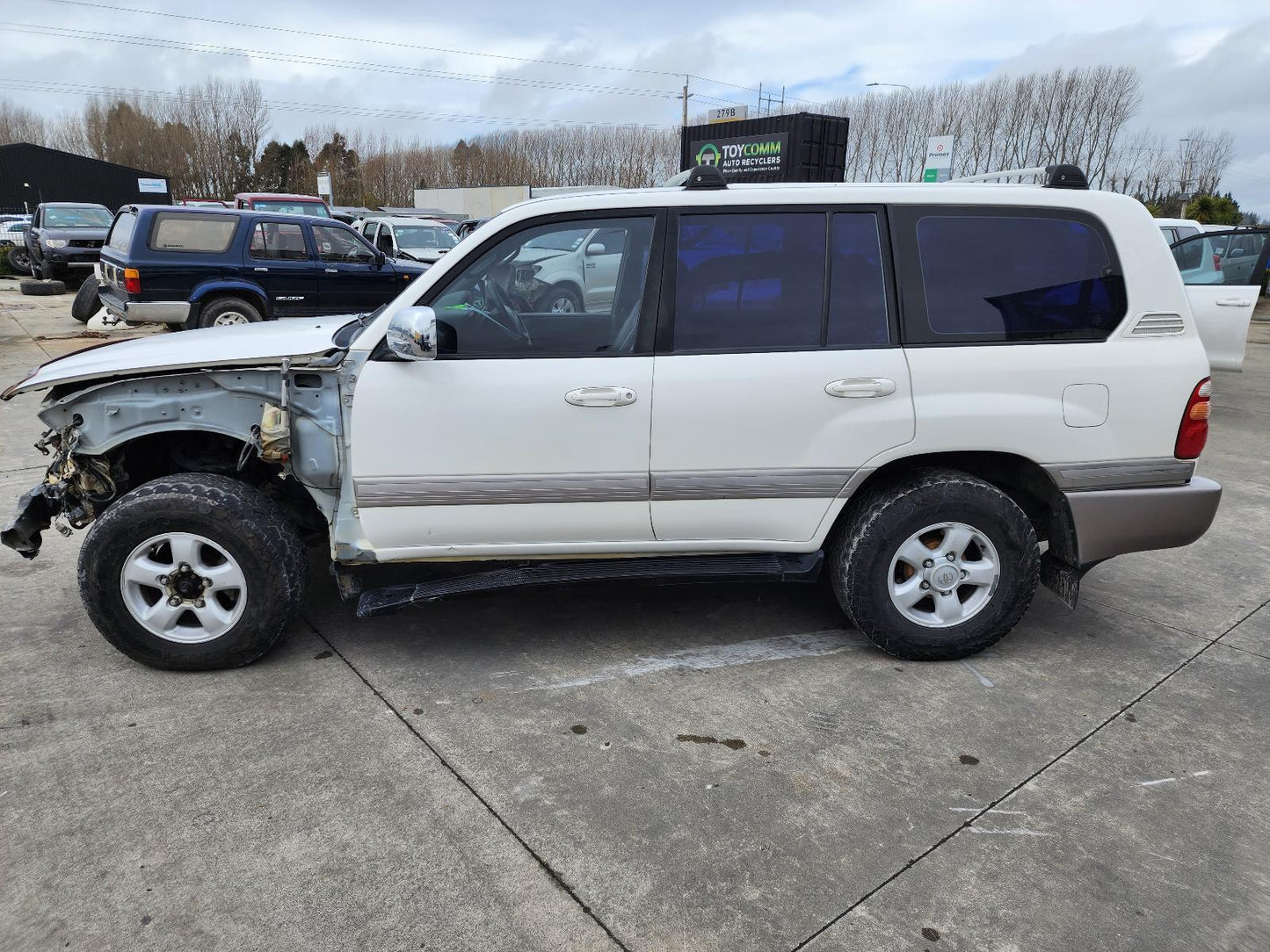 Now Wrecking: 2002 Toyota Land Cruiser J100 - A530C
