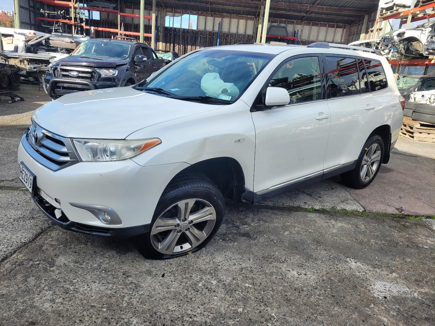 Now Wrecking: 2014 Toyota Highlander / Kluger- A525T