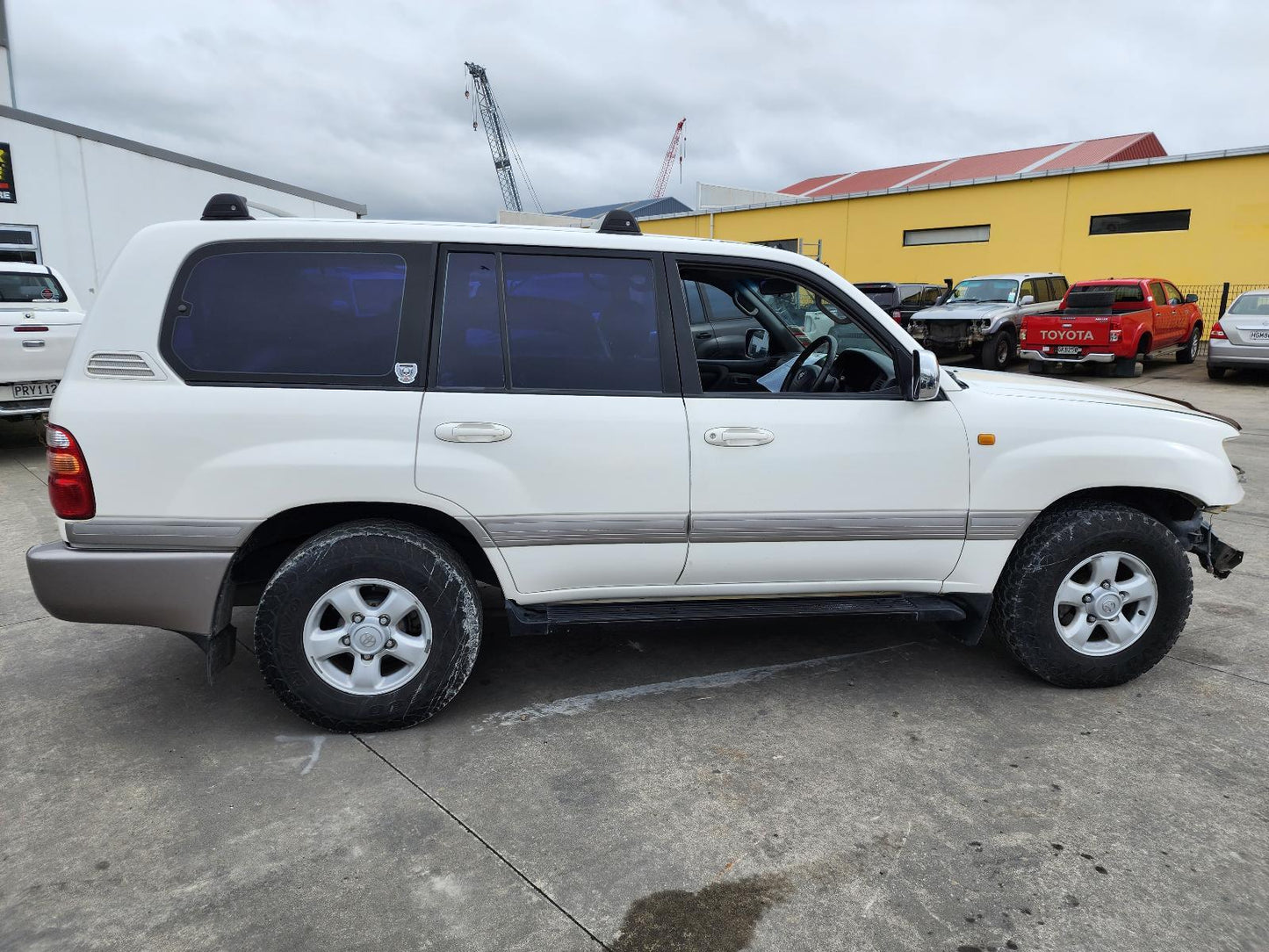 Now Wrecking: 2002 Toyota Land Cruiser J100 - A530C