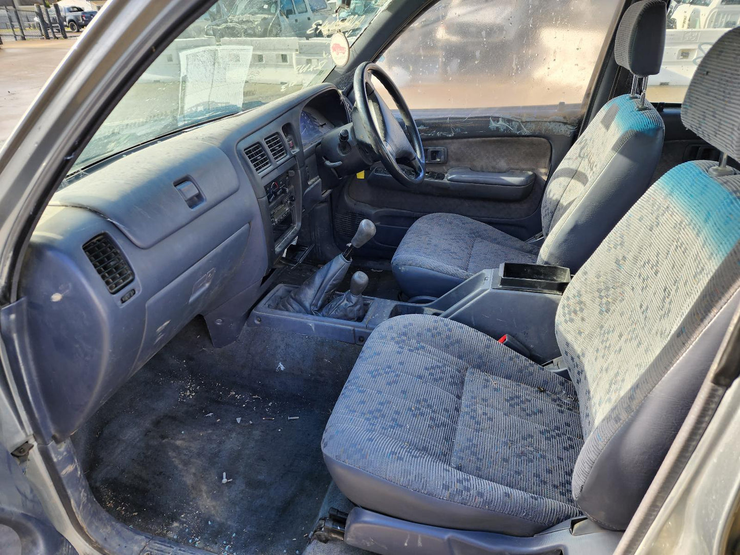 Now Wrecking: 2002 Toyota Hilux - A499C