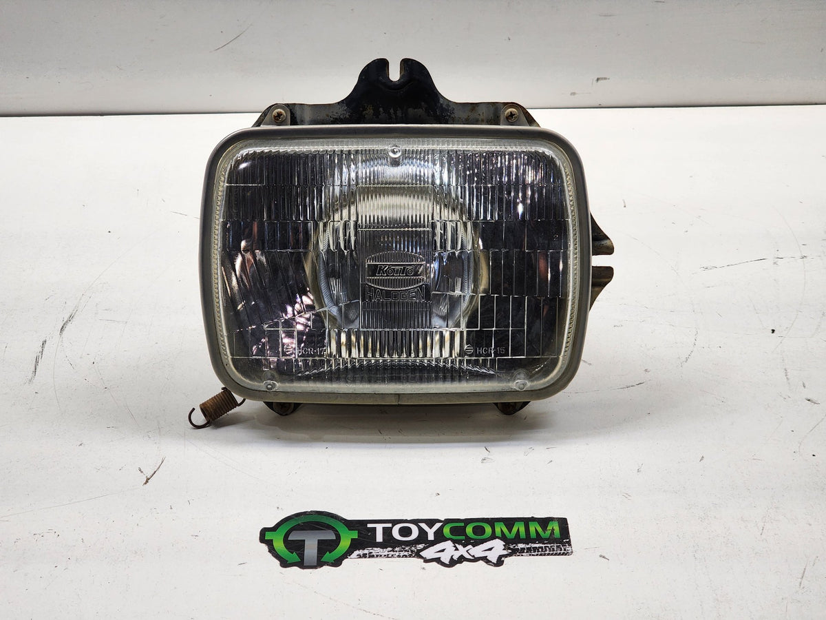 Oct 1988 to Mar 2005- Toyota Hilux- Right Headlight- Sealed Beam