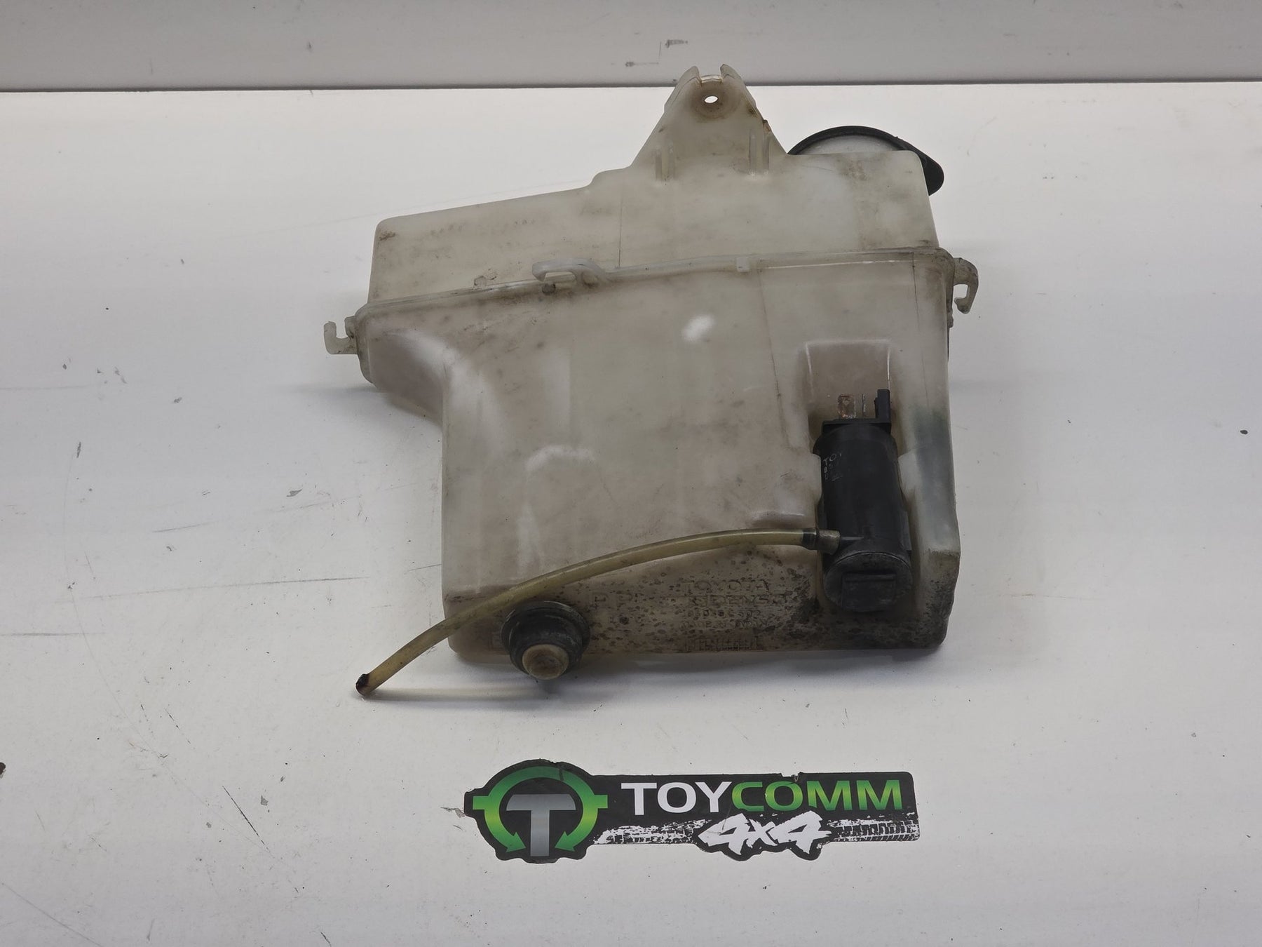 Oct 1988 to Sep 1997- Toyota Hilux- Washer Bottle