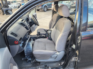 Now Wrecking: 2007 Toyota Hilux KUN26 Wreck Number: 118