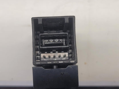 Jun 2015 to Current - Toyota Hilux - Misc Switch/Relay