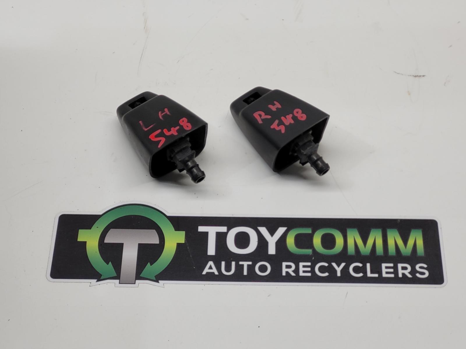 Apr 1998 to Oct 2007 - Toyota Land Cruiser 100 Series - Headlight Washer Jet