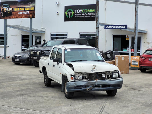 Now Wrecking: 2004 Toyota Hilux LN147 Wreck Number: A600C