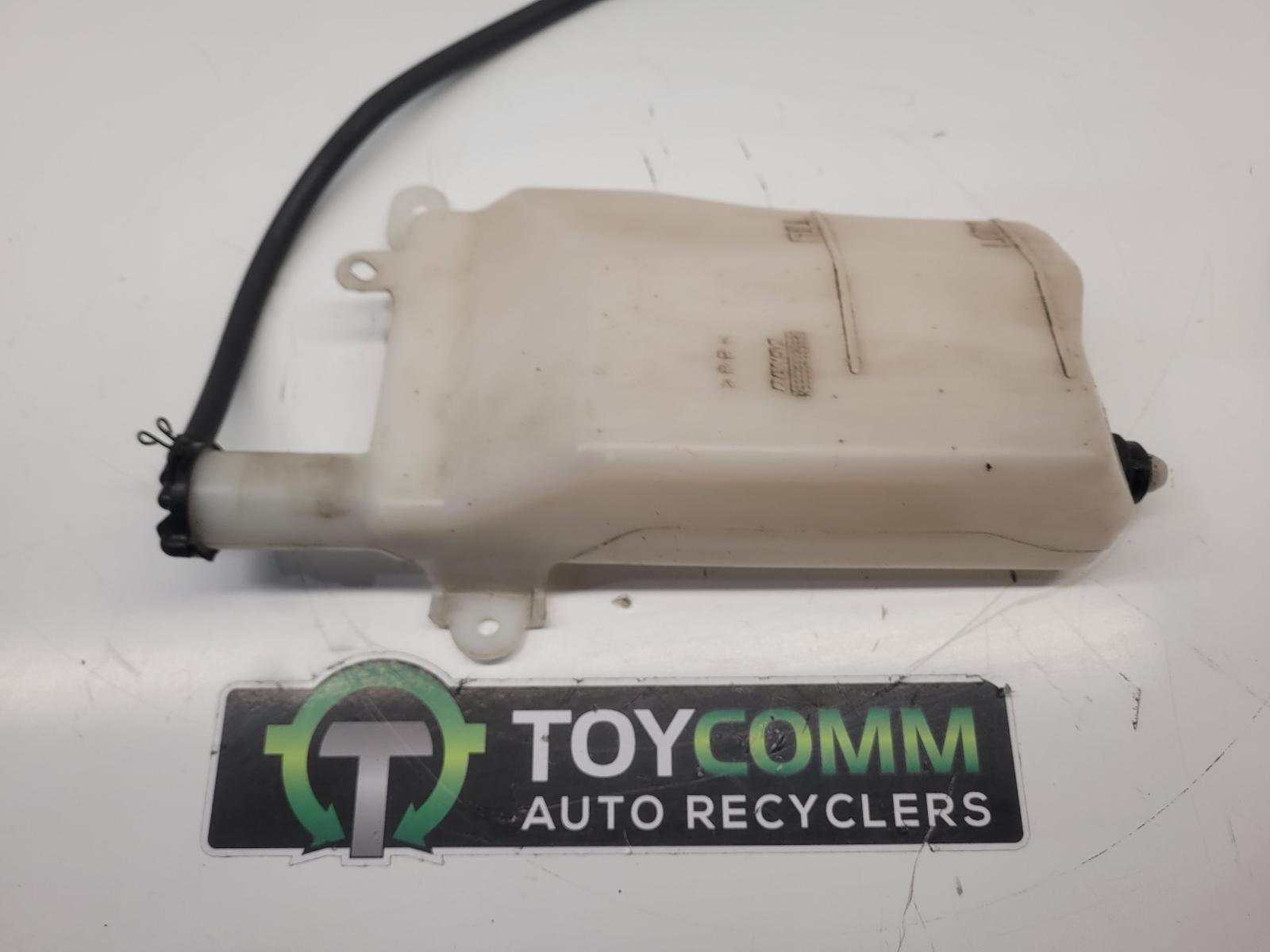 Jan 1998 to Oct 2007 - Toyota Land Cruiser 100 Series Diesel 4.2L Engine Code 1HD-FTE Engine Code 1HZ - Overflow Bottle