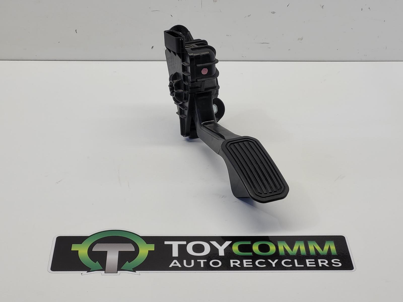 Toyota Land Cruiser Prado J120 (02-10) - Pedal Assembly - 1GR - 2003-2023