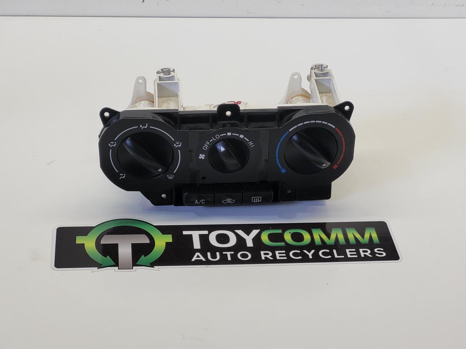 Feb 2003 to Oct 2009 - Toyota Land Cruiser Prado 120 Series - Heater/AC Controls - Non Climate Control Type