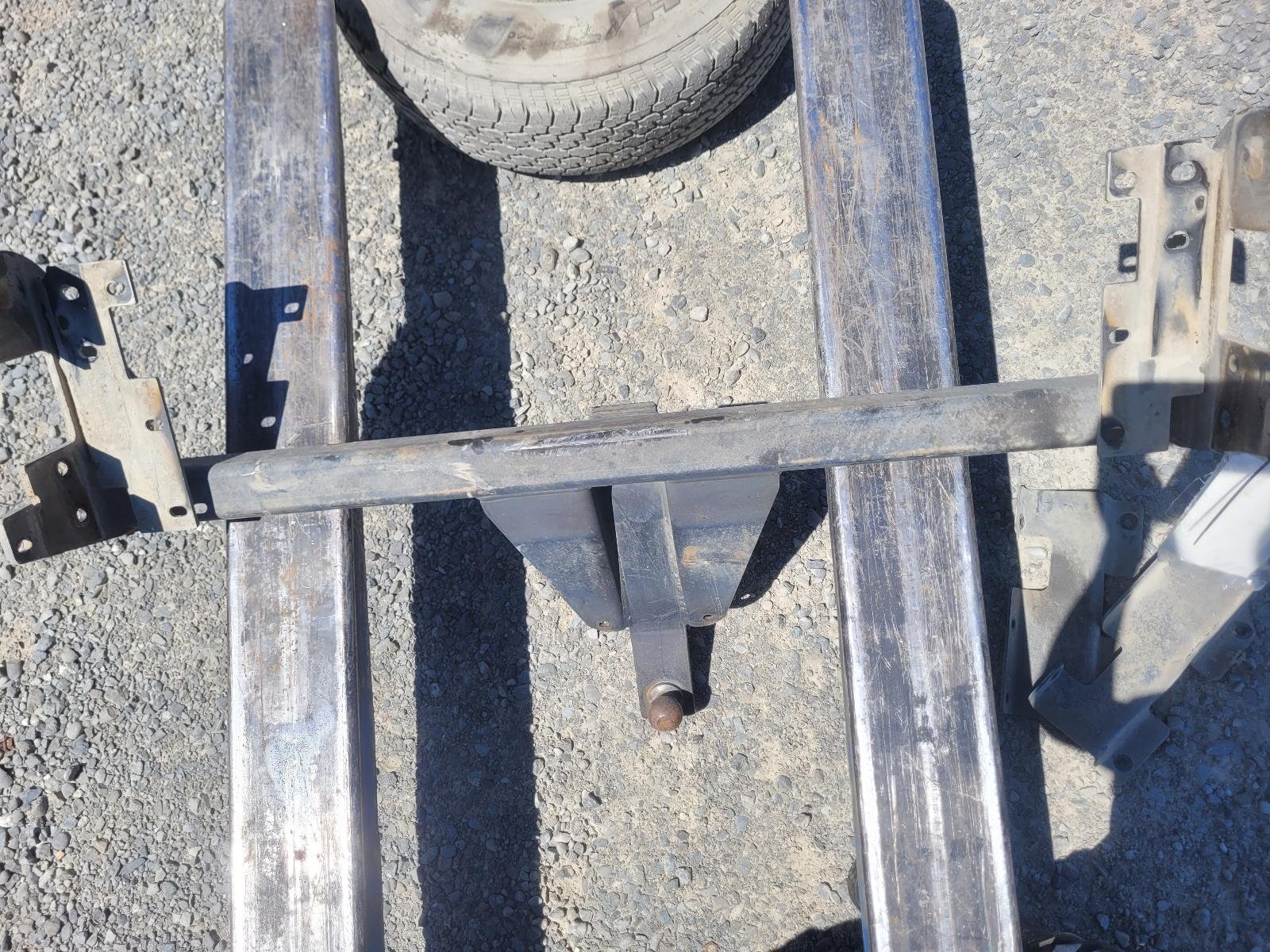 Mar 2005 to Aug 2015 - Toyota Hilux 4WD - Towbar - Rear Bar Lower Step Type
