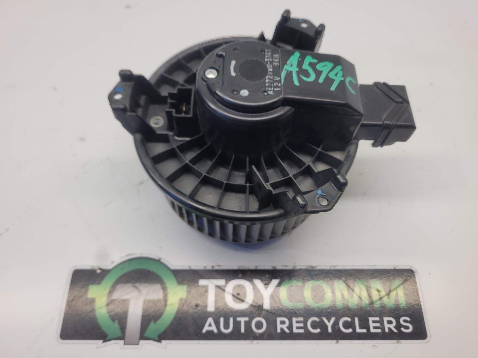 Oct 2008 to Aug 2015 - Toyota Hilux - Heater Fan Motor - Large Plug Type