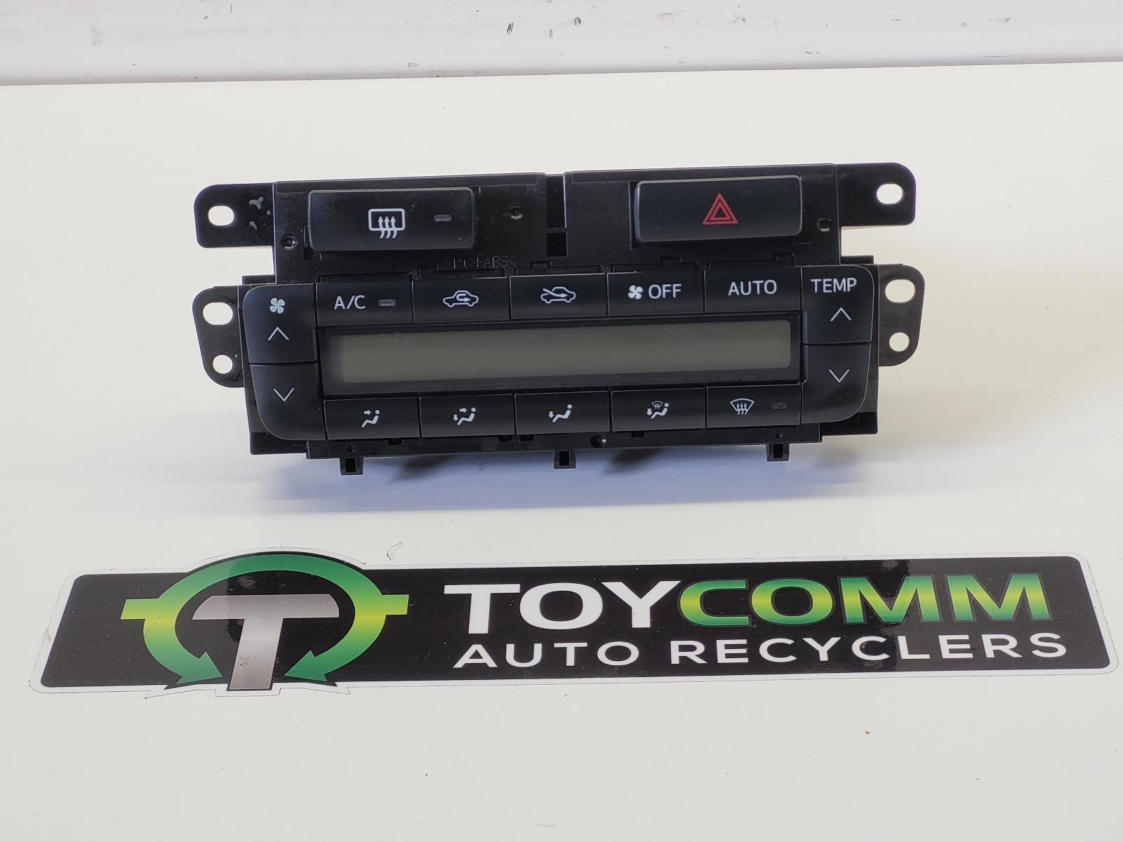 Jul 2011 to Aug 2015 - Toyota Hilux SR5 - Heater/AC Controls - Climate Control, 3 Plug Type, Power Heater Type