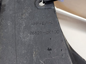 Mar 2005 to Aug 2015 - Toyota Hilux 4WD - Mud Flaps - Rh Front, Flared Type