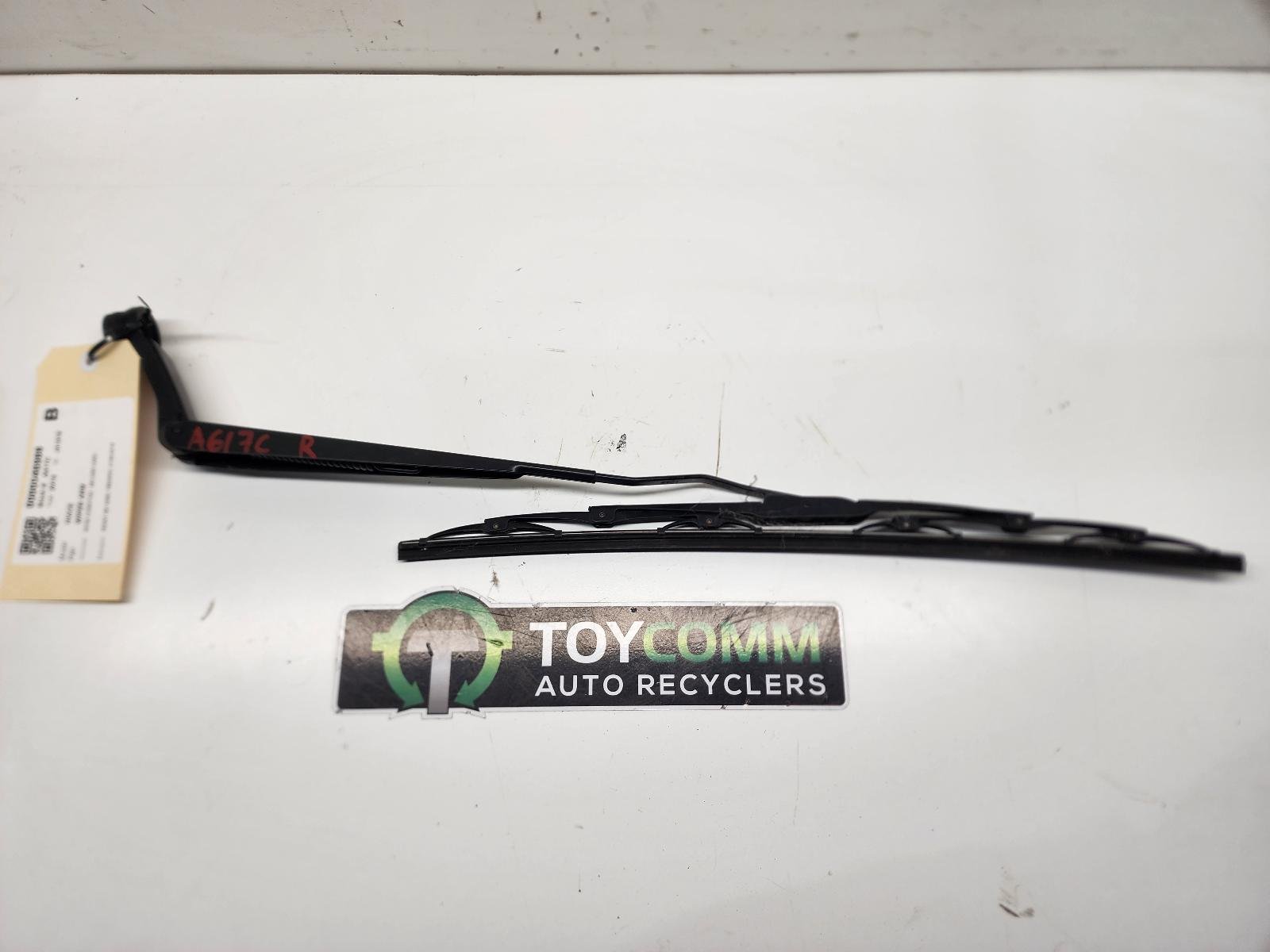 Jan 2005 to Apr 2019 - Toyota Hiace TRH KDH - Wiper Arm - Front (Rh Side)