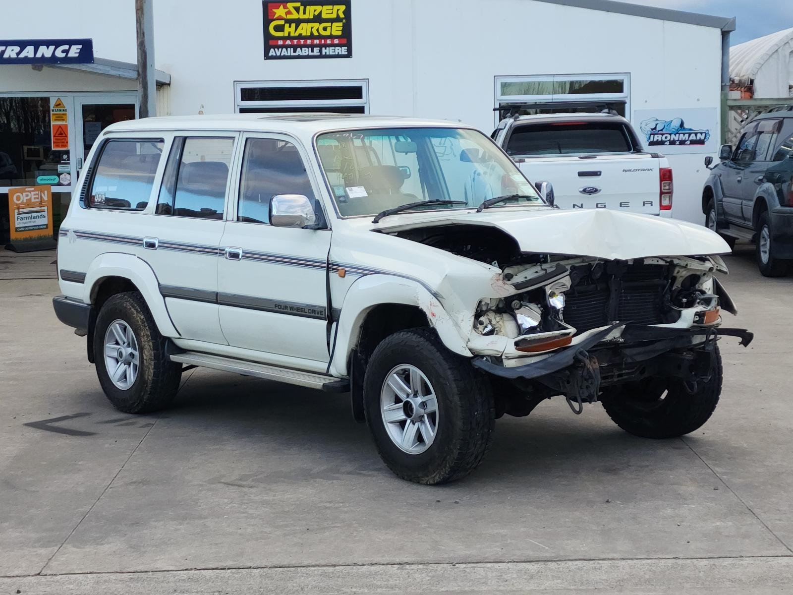 Now Wrecking: 1992 Toyota Land Cruiser HZJ81 Wreck Number: A632C