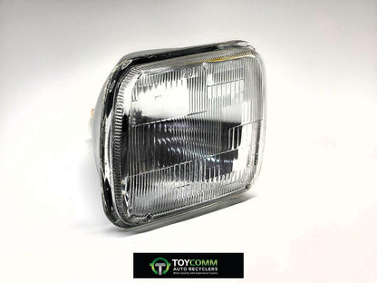 1988-2005 - Toyota Hilux - Right Headlight - Sealed Beam