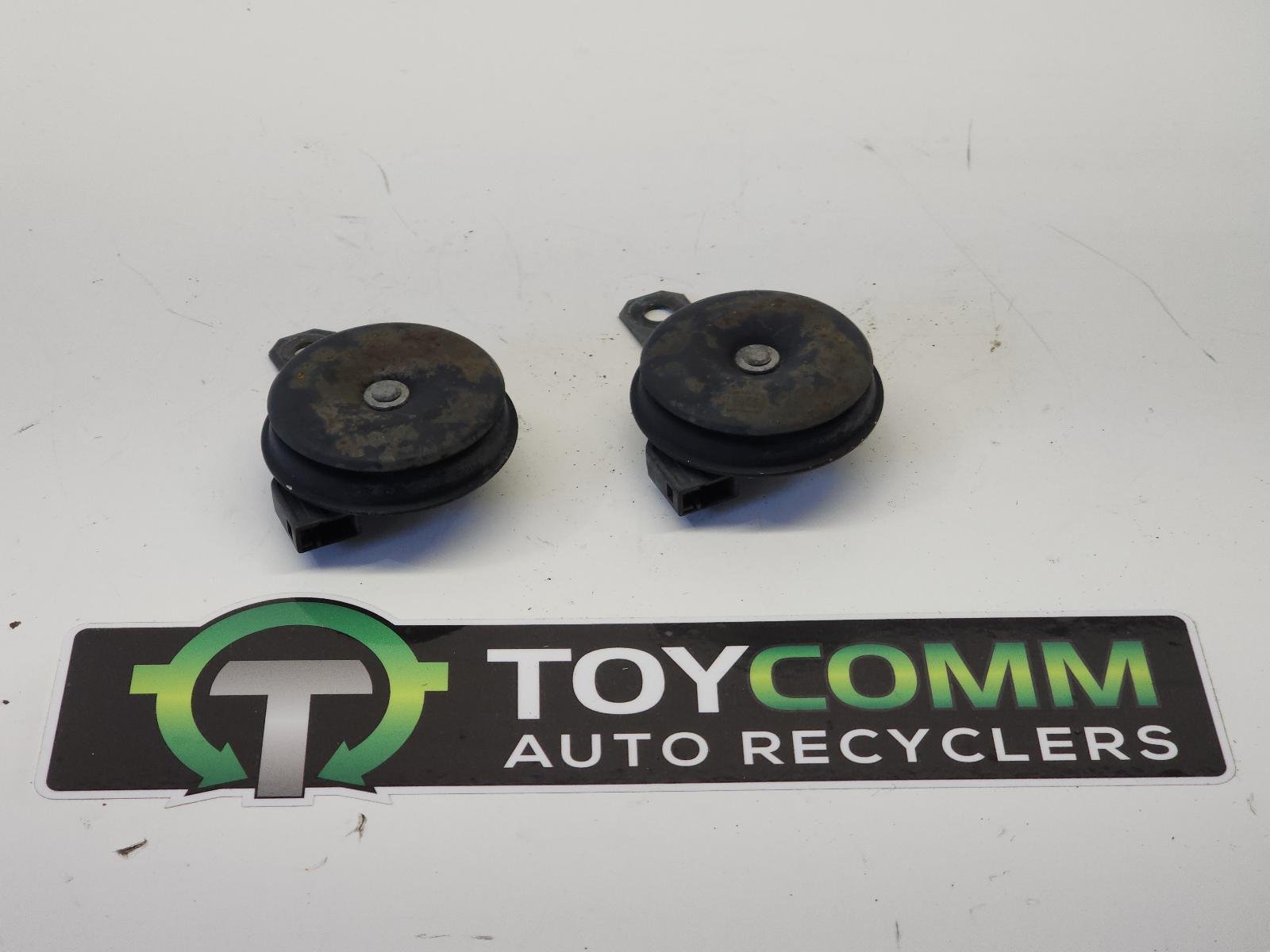Apr 1998 to Oct 2007 - Toyota Land Cruiser 100 Series - Horn