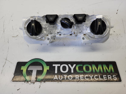 2019 Toyota Hilux - KUN12# - Heater/AC Controls - Non Climate Control Type