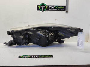 Toyota Hilux - GUN12# - Right Headlight - W/ Halogen Type - 2015-2020