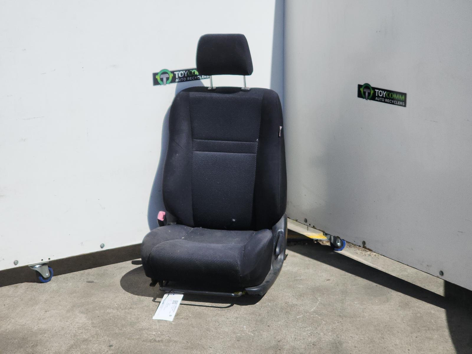 Nov 2013 to Aug 2015 - Toyota Hilux SR SR5 - Left Front Seat - Bucket Seat Type, Cloth, Black, W/ Black Plastic Trims Type, Trim Code Fl20/Qe20, W/ Airbag Type