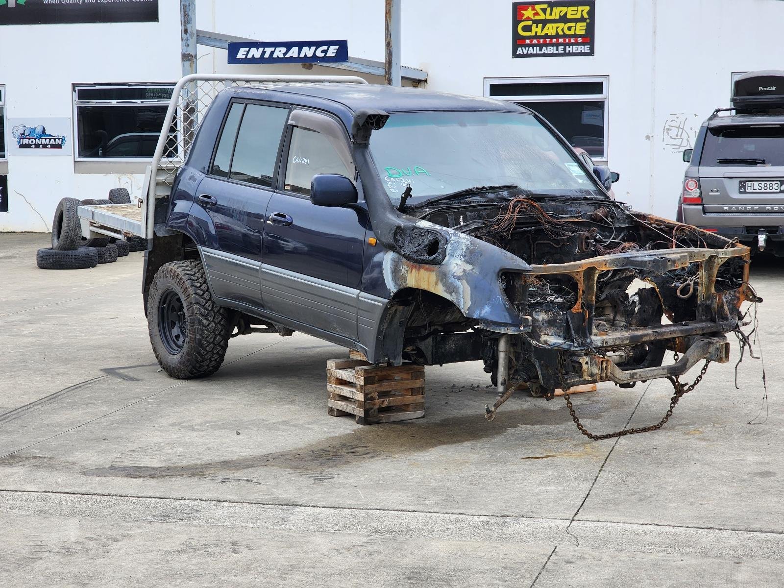 Now Wrecking: 1998 Toyota Land Cruiser HDJ101 Wreck Number: T111C