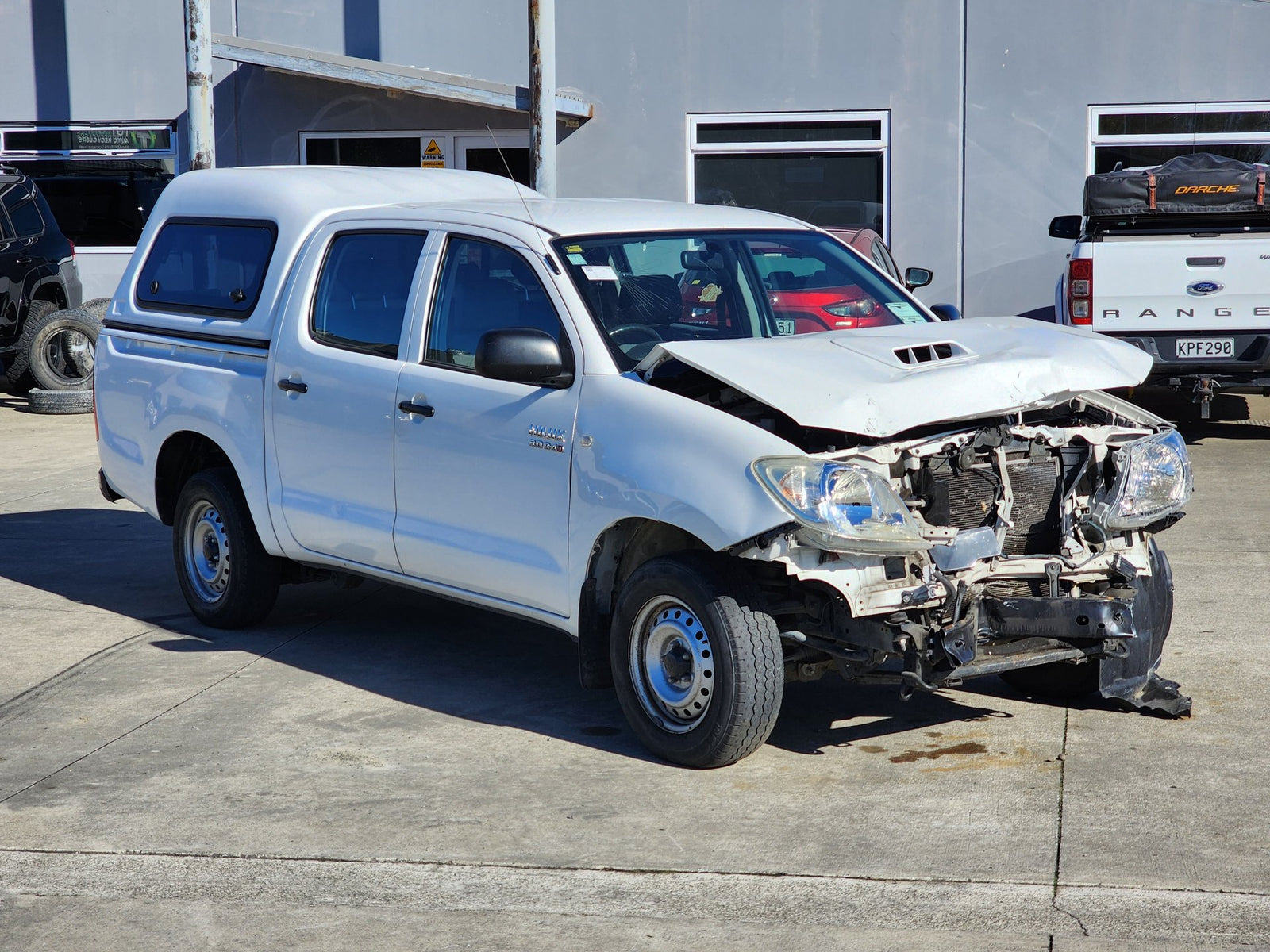 Now Wrecking: 2011 Toyota Hilux KUN16 Wreck Number: 114