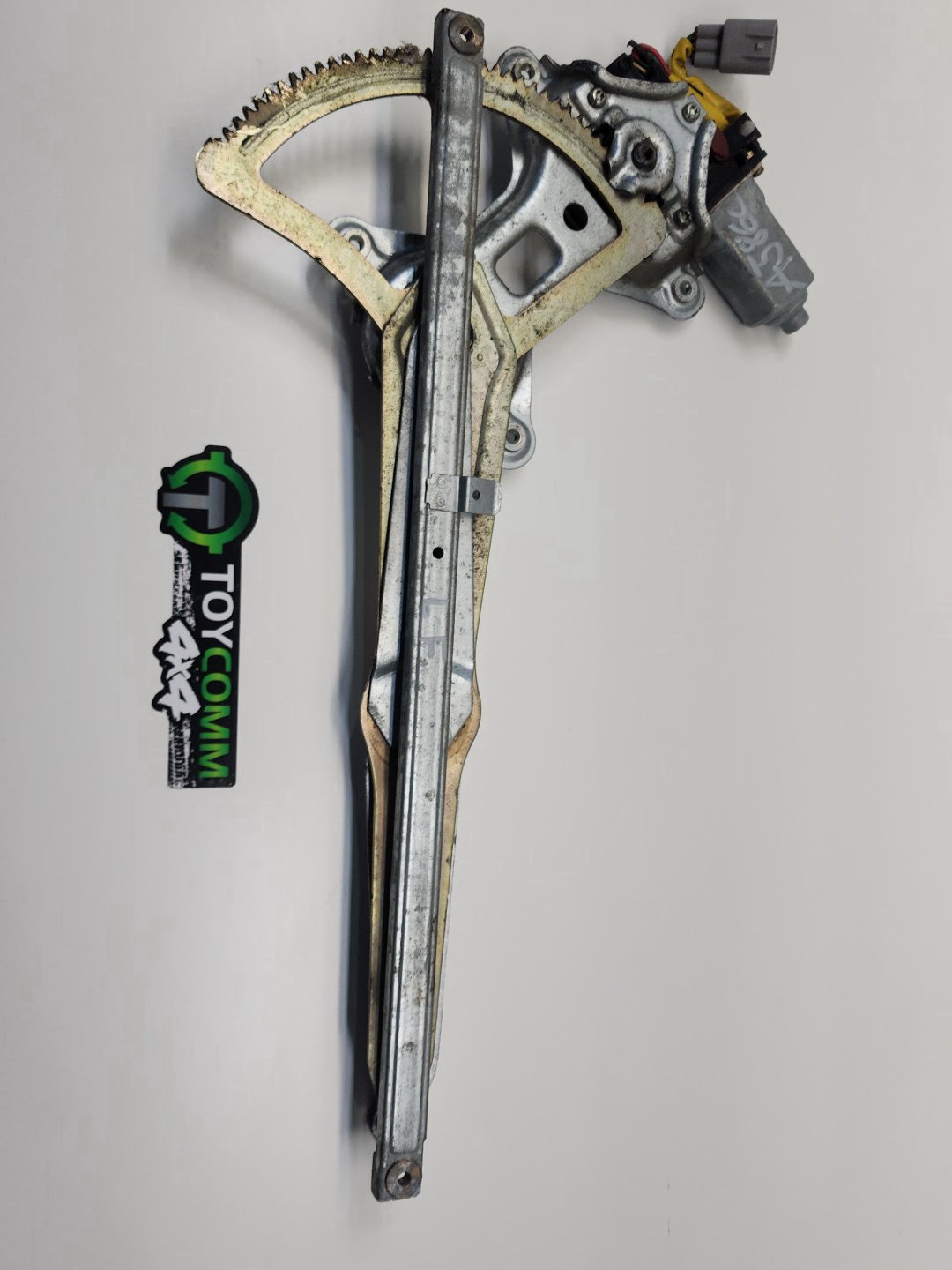 Jan 1998 to Oct 2007 - Toyota Land Cruiser 100 Series 105 Series - Left Front Door Regulator Motor - Power, Auto Type (5 Pin), Door Reg Assy (Reg & Motor)