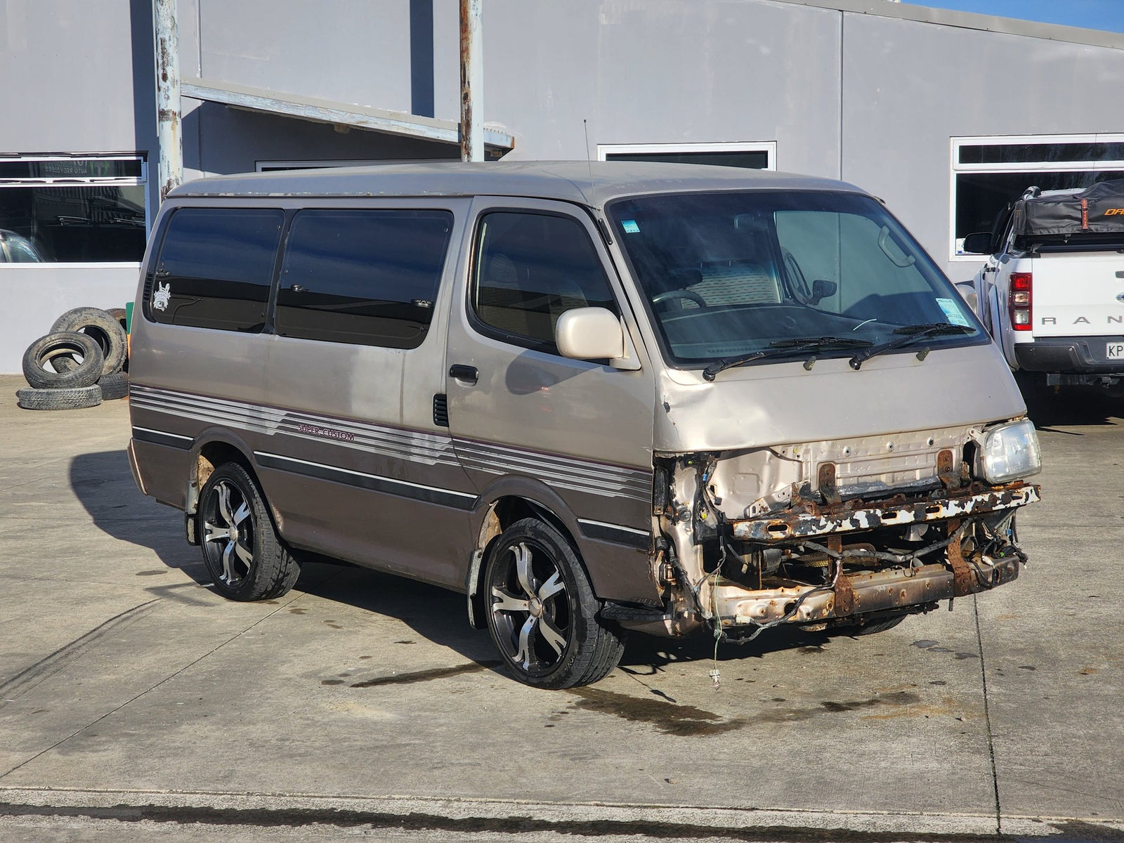 Now Wrecking: 1994 Toyota Hiace  KZH100 Wreck Number: 115