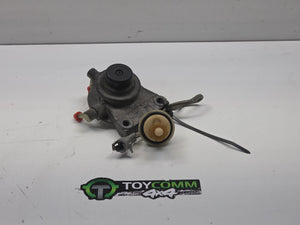 Oct 1983 to Sep 1997- Toyota Hilux Diesel 2.2L 2.4L 2.8L Engine Code 2L Engine Code 3L- Fuel Filter Housing- Hand Primer Pump