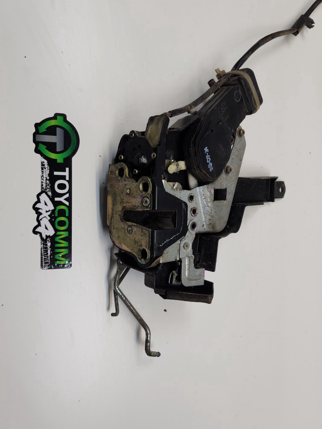 Jan 1998 to Oct 2007 - Toyota Land Cruiser 100 Series - Right Front Lock Mechanism - Central Locking Type