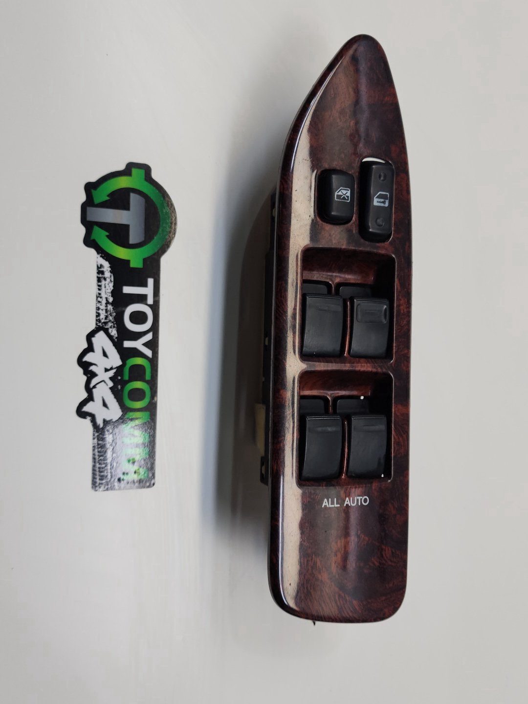 Jan 1998 to Jul 2002 - Toyota Land Cruiser 100 Series 105 Series - Right Front Master Power Window Switch - All Auto Type