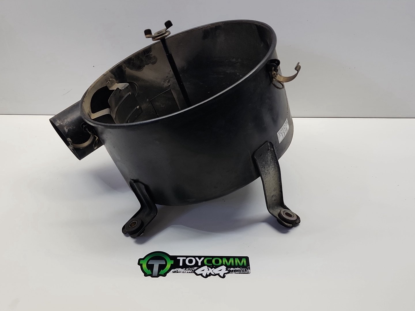 May 1990 to Mar 1998 - Toyota Land Cruiser 80 Series Diesel 4.2L Engine Code 1HD - Air Cleaner/Box