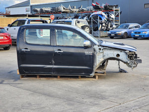 Now Wrecking: 2007 Toyota Hilux KUN26 Wreck Number: 118