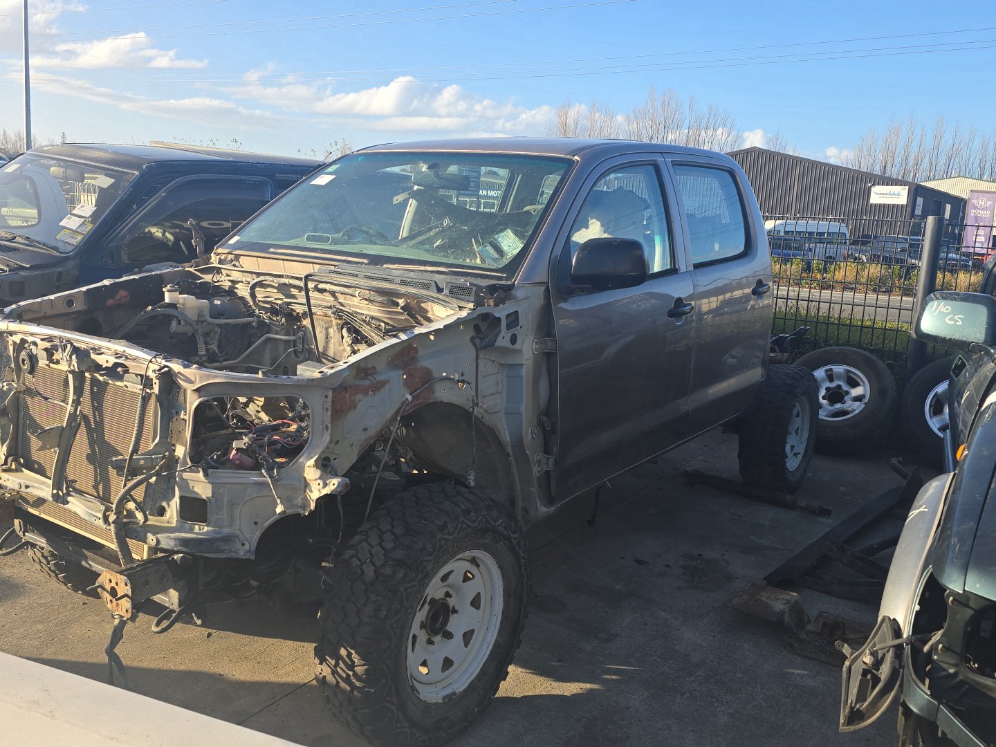Now Wrecking: 2008 Toyota Hilux KUN26 Wreck Number: 119